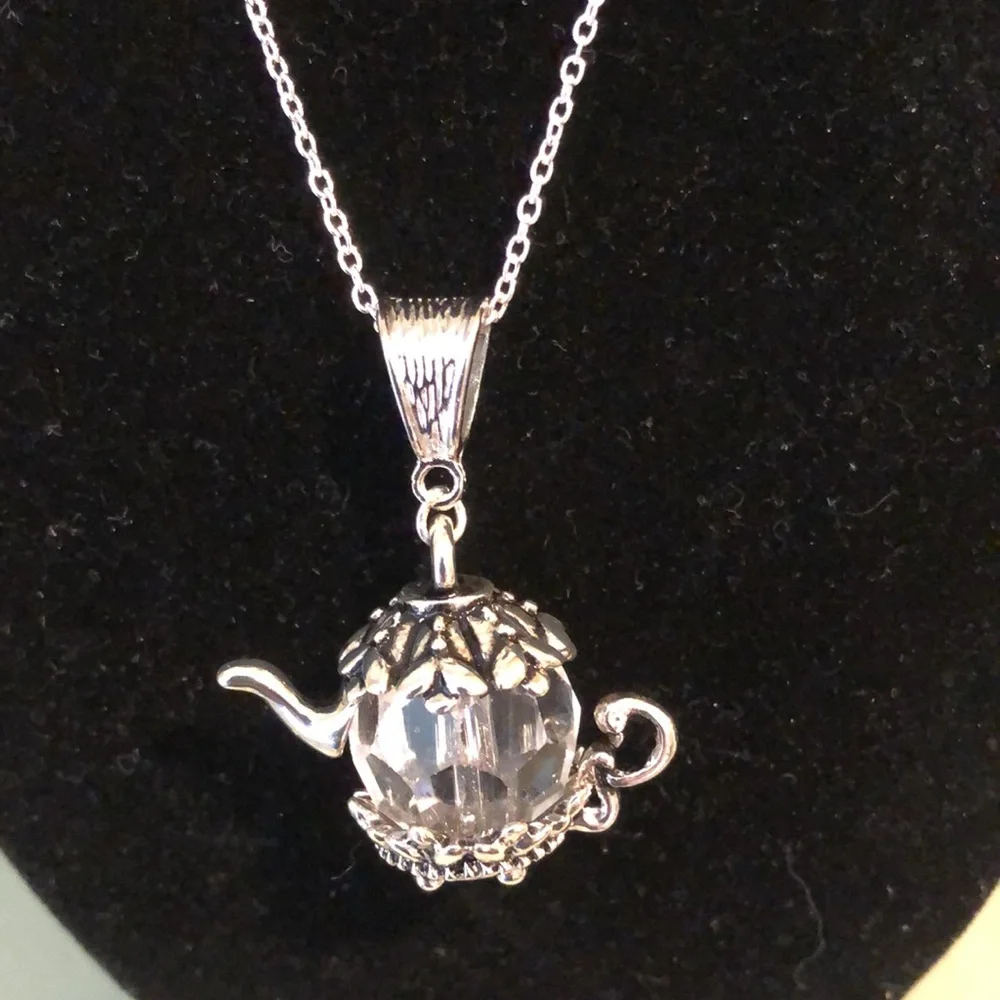 - Tea Pot Necklace - Picture 8 of 8